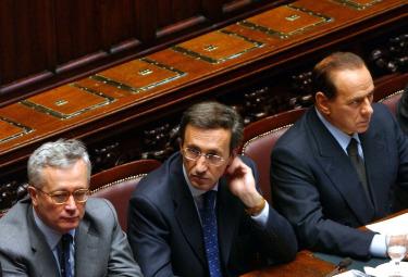 Governo Berlusconi III: primo mese