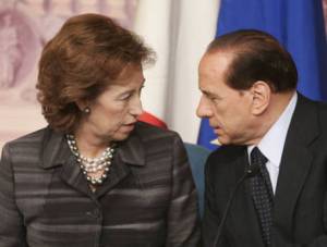 Governo Berlusconi III: secondo mese