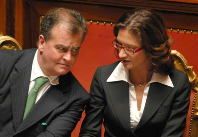 Governo Berlusconi IV: quinto mese