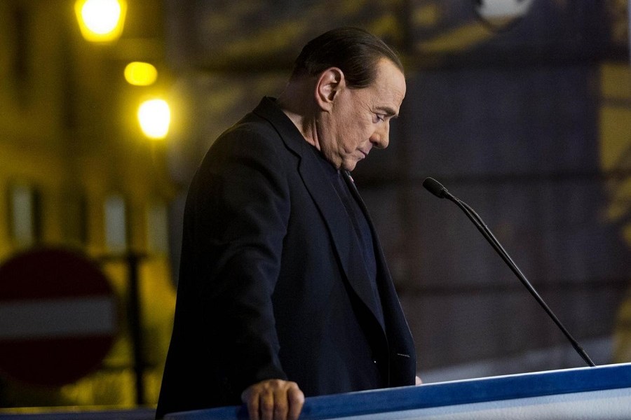 Berlusconi ai servizi sociali