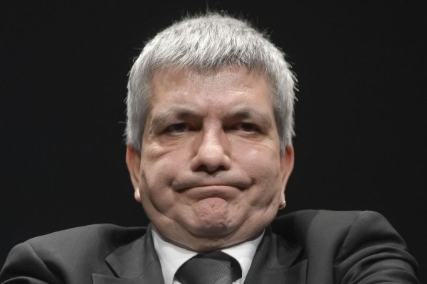 Vendola vorrebbe la grande Sel, i fuoriusciti Pd no ....