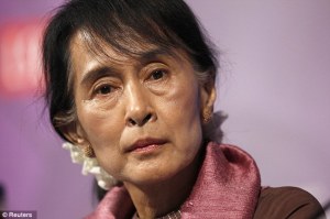 Elezioni Birmania: vince Aung San Suu Kyi
