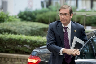Portogallo: cade governo di destra