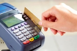 Obbligo di accettare le carte e i bancomat per pagamenti superiori a 5€