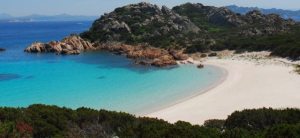 Budelli resta al demanio. Breve cronistoria del destino dell'Isoletta sarda