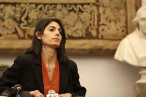 Raggi verso commissariamento dal Movimento