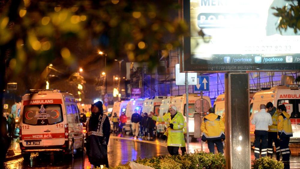 Turchia, attacco a un night club: 39 morti, 15 stranieri