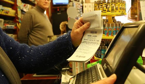 La Cgil vuole il referendum per abolire i voucher, ma li usa