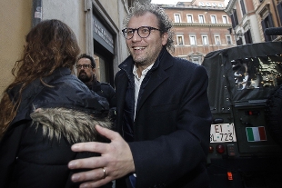 Luca Lotti indagato, il legale: Il ministro è sereno e pronto a rispondere ai Pm.
