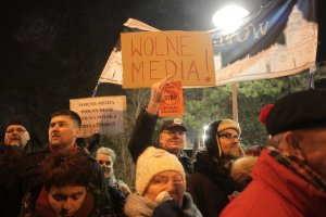Polonia, governo rinuncia a progetto censura media