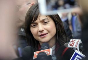 Serracchiani: “Più grave se uno strupro lo commette un profugo”