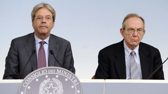 Def, via libera alla nota di aggiornamento. Pil rivisto al rialzo a +1,5% nel 2017