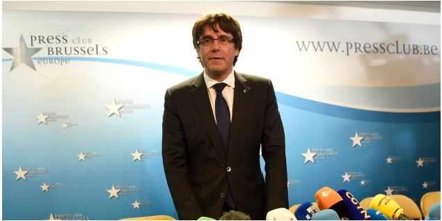 Catalogna, chiesto mandato d'arresto europeo per Puigdemont