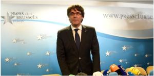 Catalogna, chiesto mandato d'arresto europeo per Puigdemont