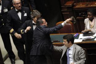 Svuota Carceri, passa la fiducia