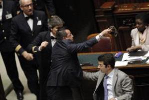 Svuota Carceri, passa la fiducia