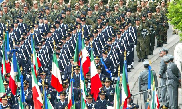 2 giugno, sul palco tra sgarri e sobrietà l'amarezza del presidente