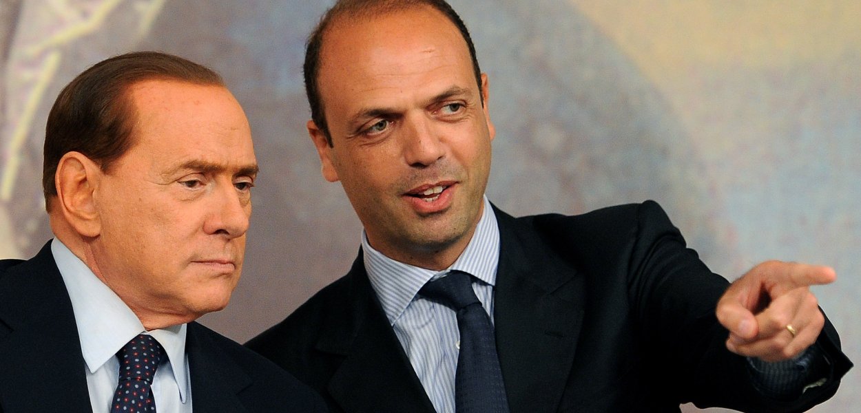 Governo Berlusconi IV: secondo mese