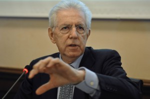 Monti: "Meglio urne che governo anti europeo"