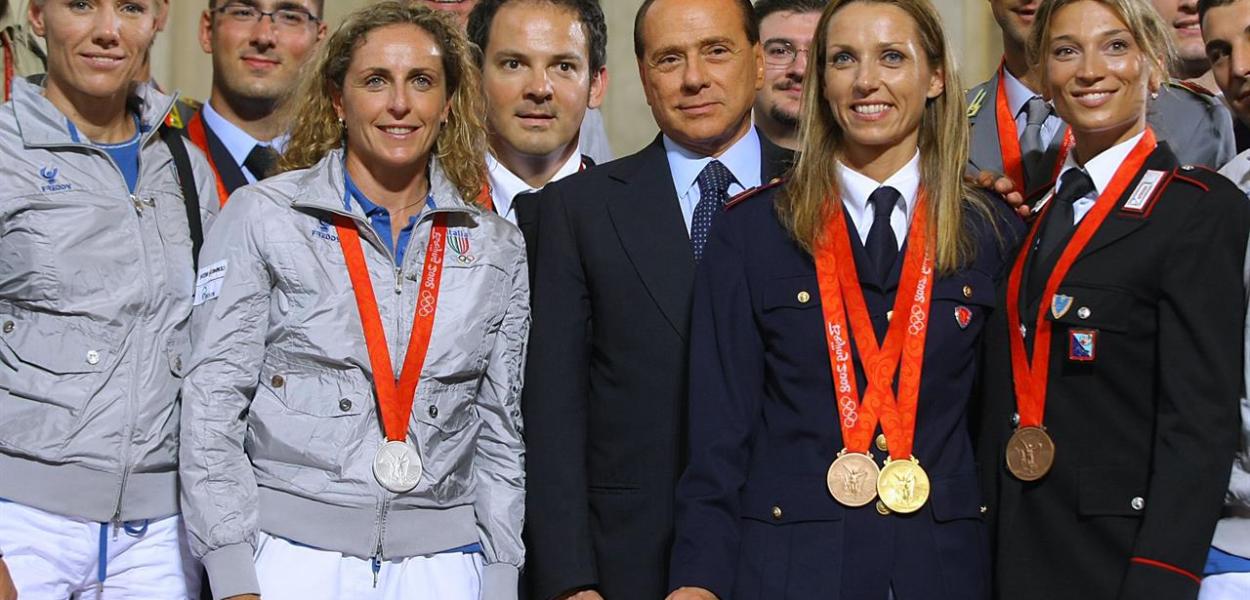 Nuove accuse alla Cina, Berlusconi non va ai Giochi