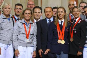 Nuove accuse alla Cina, Berlusconi non va ai Giochi