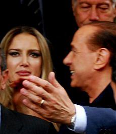 Berlusconi accusato di prostituzione minorile