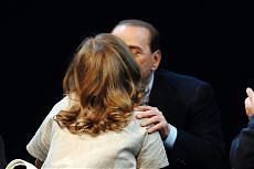 Berlusconi: "Marcegaglia velina" E lei: "Sono una persona seria"
