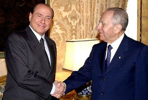 Berlusconi nega l'evidenza: "Ciampi non si riferiva a me"