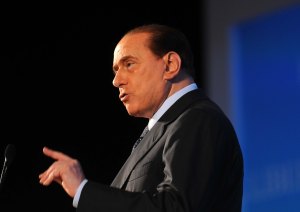 Berlusconi: "Odio questo paese di merda e presto andrò via"