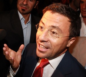 Bocchino al premier: nuovo governo con Fli, Udc, l'Api e i moderati del Pd