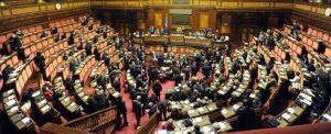 Il Senato approva la legge sulla tutela dei minori, resi orfani a causa di femminicidio.