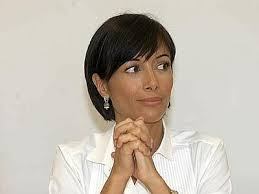 Carfagna attacca la Ru486. La Melandri attacca lei.