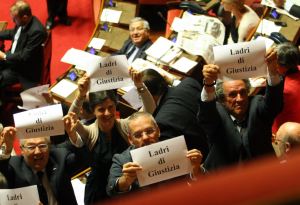 Giustizia, al Senato via libera al processo lungo