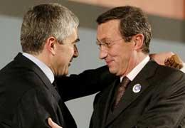 Fini e Casini insistono nelle critiche a Berlusconi