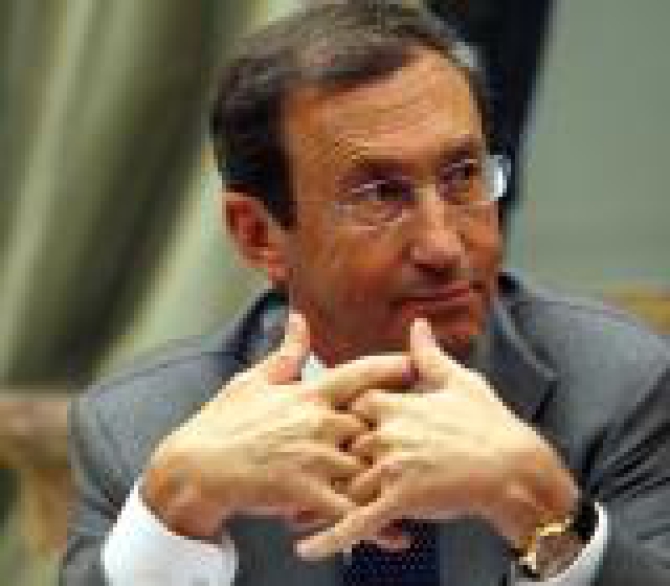 Fini, no al mediatore Verdini