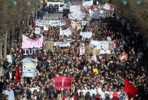 Francia, si della Corte Costituzionale alla legge del Contratto di primo impiego.