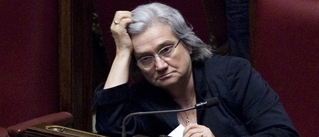 Governo battuto su decreto. Bindi contestata alla Camera