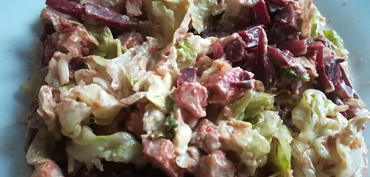 Insalata golosa di barbabietola e cotoletta