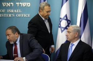 Israele, Barak porta i laburisti al governo
