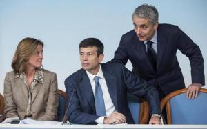 Ministri Pdl accettano di dimmettersi, ma si dissociano dalla crisi di governo