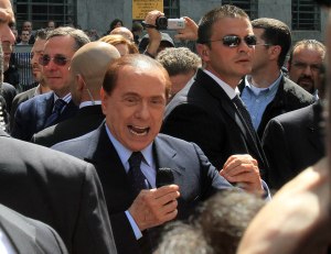 Nuovo attacco di Berlusconi all'Unità: altre calunnie
