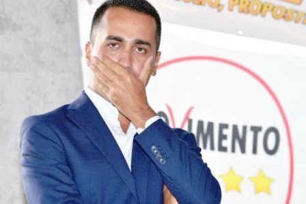 Nuovo statuto per il M5s. Via il vincolo di non fare alleanze.