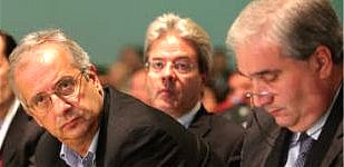 Pd: Veltroni riorganizza l'opposizione interna. Bersani non gradisce