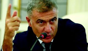 Scioccante striscione leghista: "Stuprate Pegoraro!"