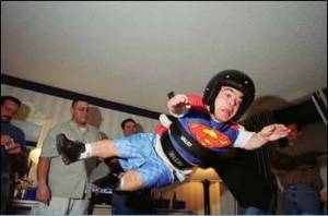 Barbarie occidentali: il lancio del nano