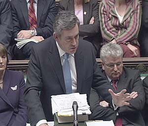 Brown riduce a 2.500 i soldati britannici in Iraq e dice no al voto anticipato