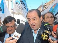 Di Pietro promette: Aiuterò il Pd, non andrò mai a destra"