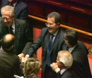 Il governo Prodi si salva, Finanziaria approvata