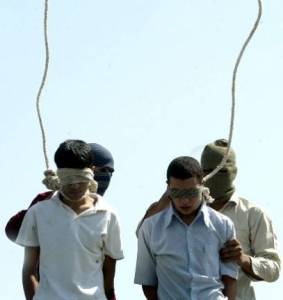 Iran: condannate sei persone per omosessualità