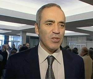 Kasparov vince le primarie dell'opposizione: correrà per la succesione a Putin